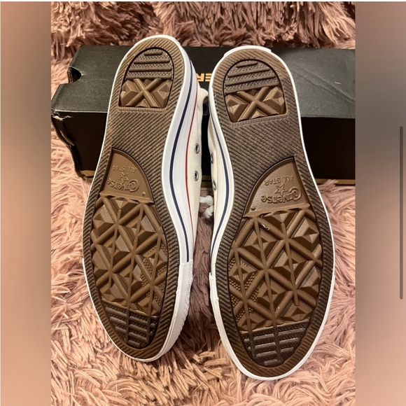 New Converse Shoreline Women’s Shoes - Picture 5 of 6